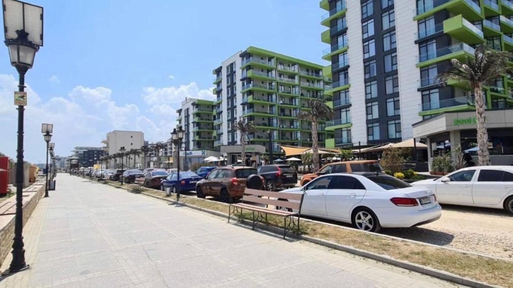 Apartament Rebeca Lux By Alezzi Beach Resort Năvodari Exteriör bild