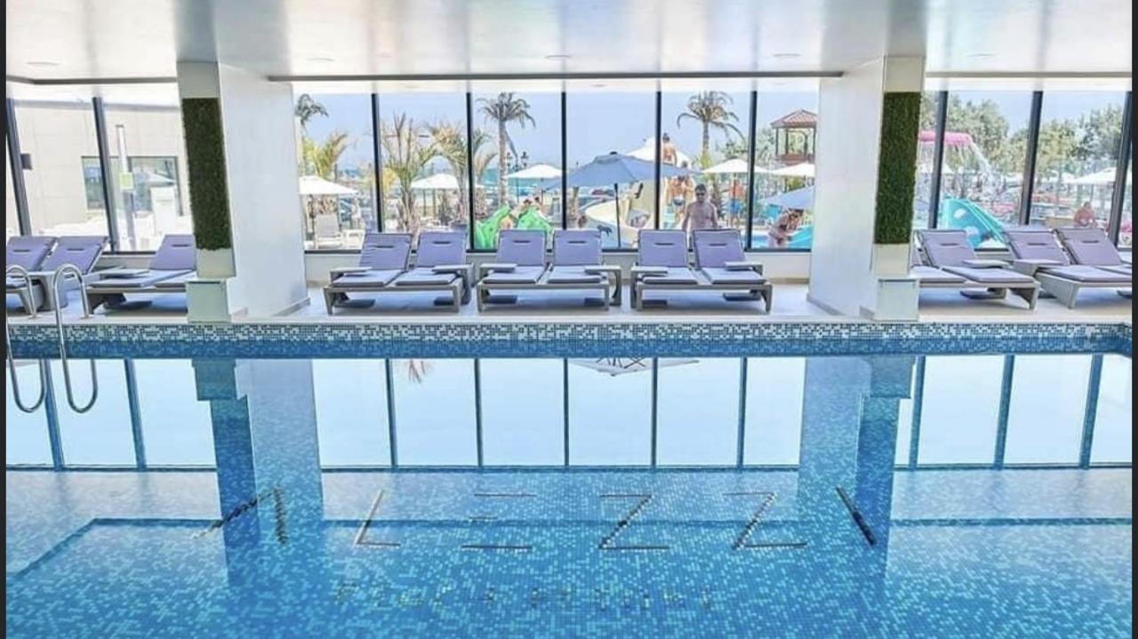 Apartament Rebeca Lux By Alezzi Beach Resort Năvodari Exteriör bild